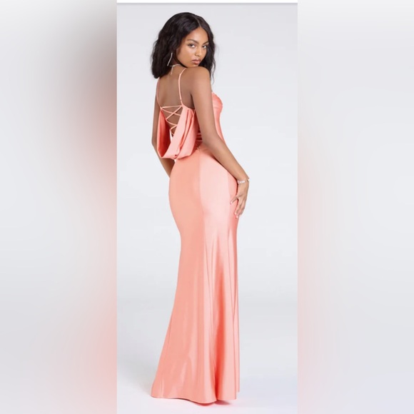 Dresses & Skirts - Elegant Peach Evening Gown